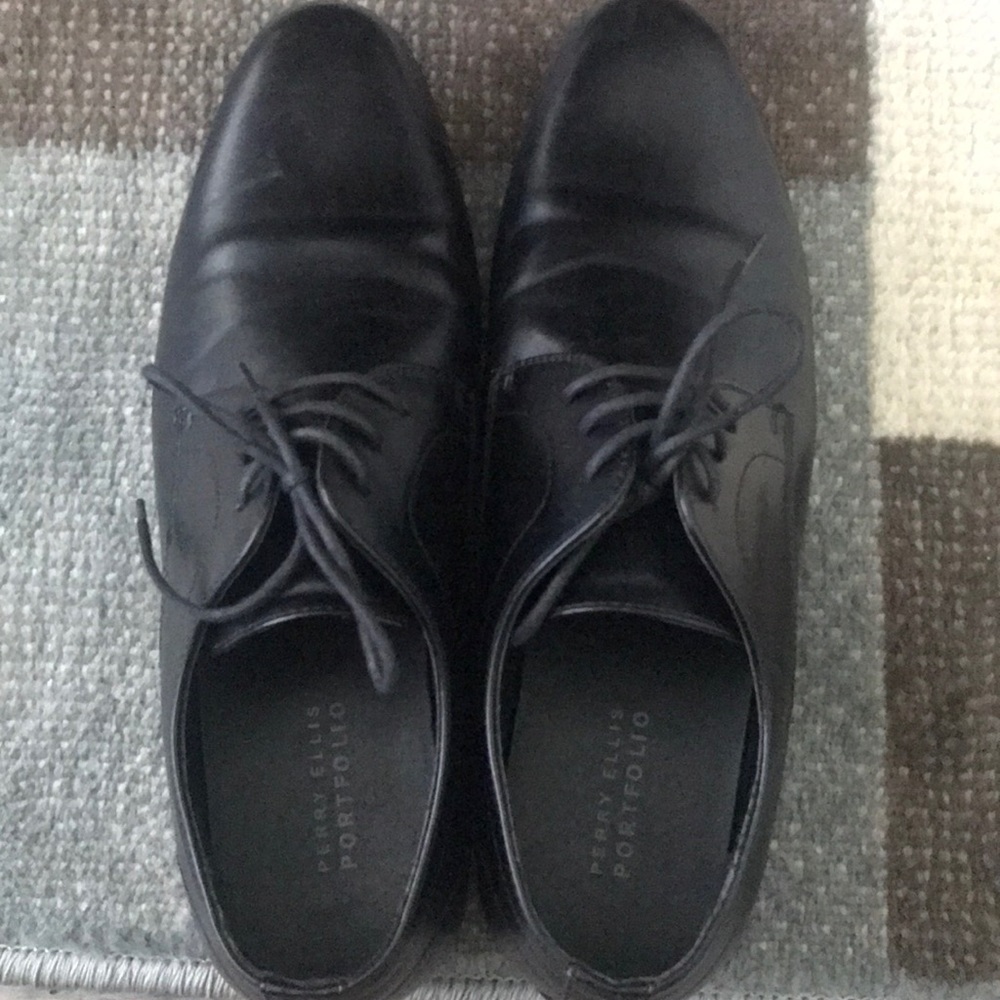 Perry Ellis shoe